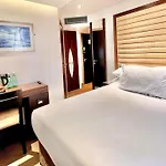 Central En-Suite Room 301